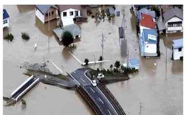 突发暴雨、地震和车祸连环“灾”，令人心生敬畏与无助 