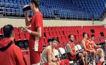  李凯尔情绪低落？中国男篮备战南苏丹赛前表现引关注