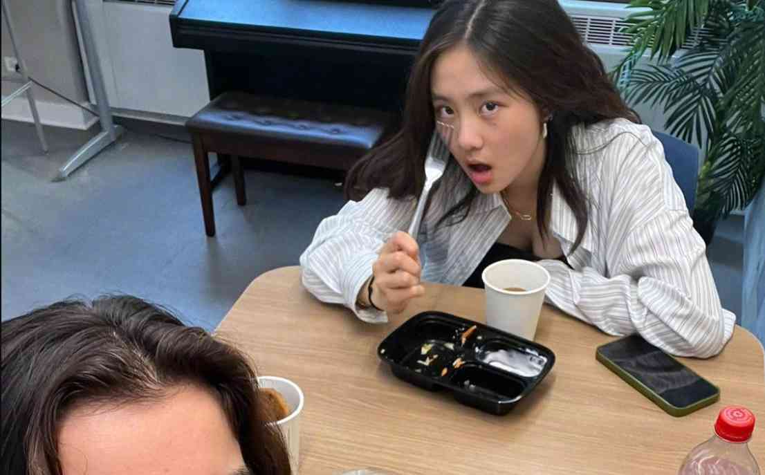 黄多多海滩留学生活迷人火辣身材引发热议