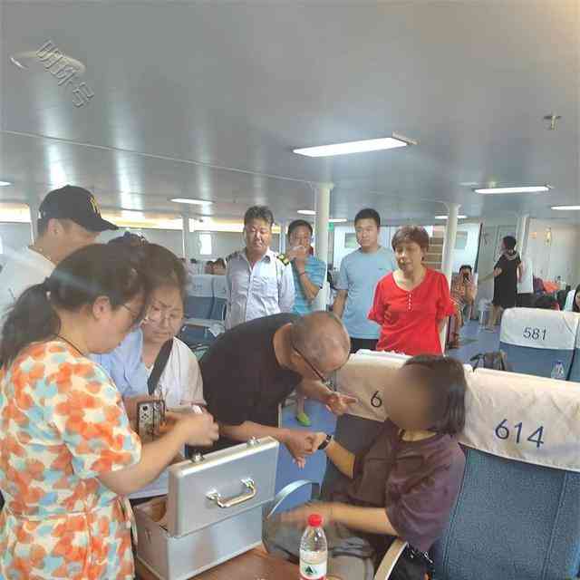 浙江客轮上突发疑似食物中毒事件,南通医生现身舱室救人!