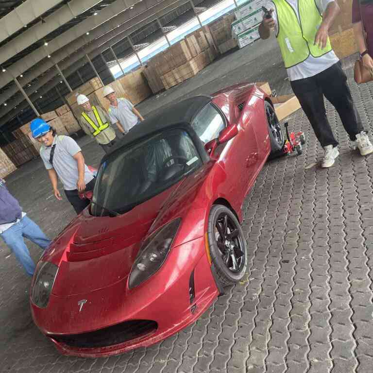  破产中国汽车公司废弃特斯拉 Roadster车辆即将运抵美国，竞购热潮或将再次点燃