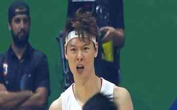 中国男篮20分惨败!3大水货曝光,王哲林再成软蛋,赵继伟遭痛骂