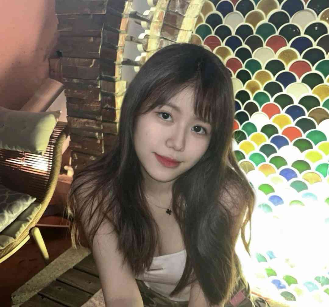 庄子璇夺得港姐冠军,引发争议