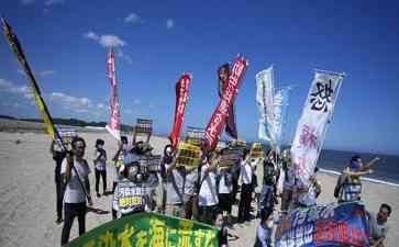 外交部敦促日方切实保障在日中国公民安全，中国驻日本使领馆遭骚扰电话