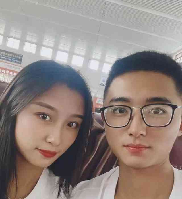  女孩尿毒症被男友守候 年轻爱情温暖生命
