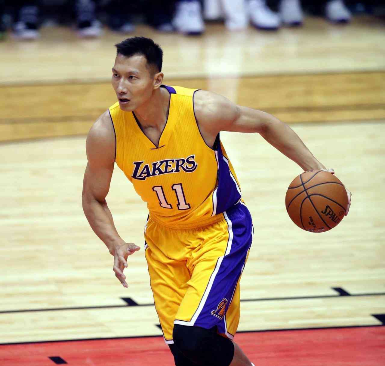 易建联宣布退役 止步巅峰尽显传奇
