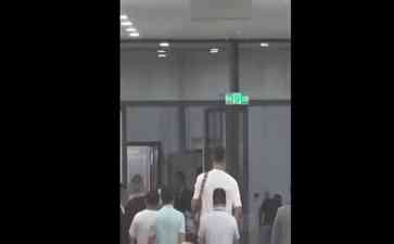 易建联宣布退役,结束21年篮球生涯!广东男篮跟队记者感慨万千