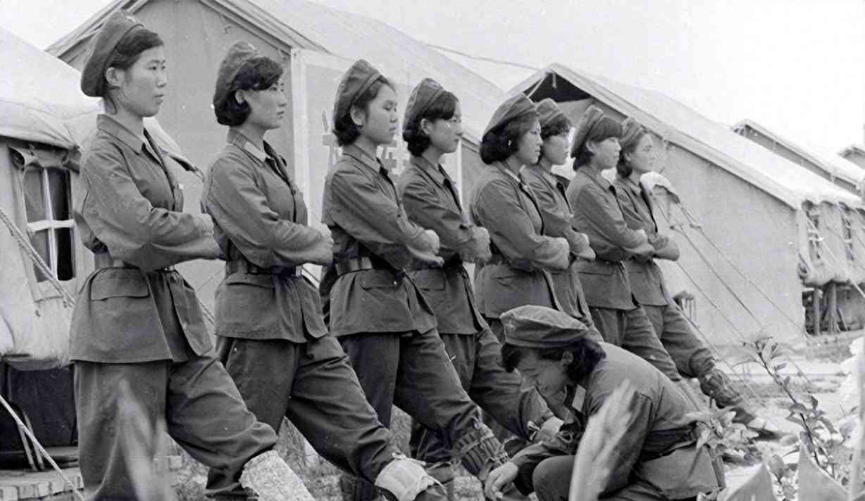 王震开创历史 10万女兵进疆之谜揭秘