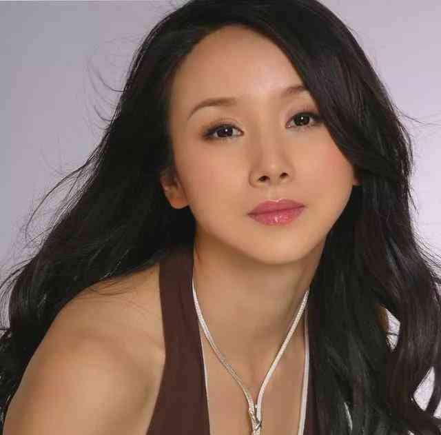 曝光娱乐圈丑恶:女演员孙菲菲爆料遭受暴力霸凌事件
