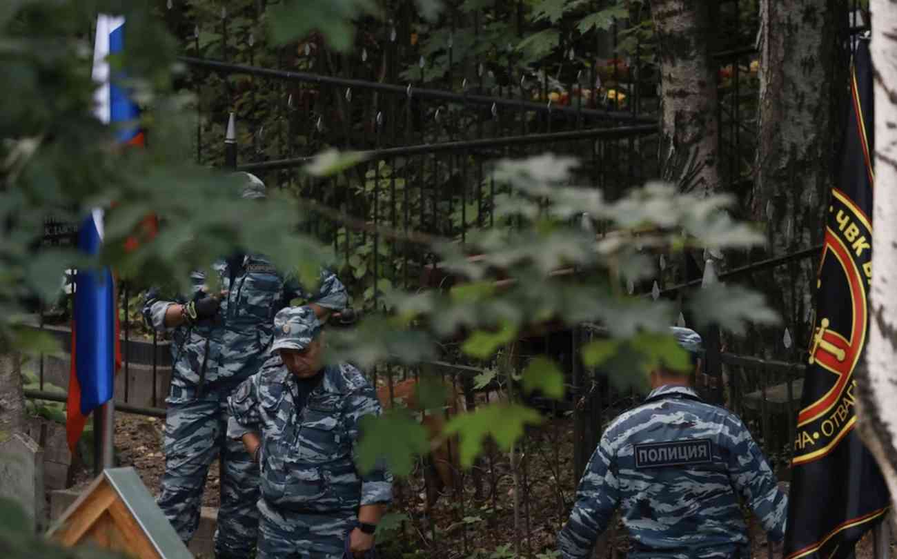 俄私人军事企业掌门人普里戈任坠机身亡,葬礼举行低调