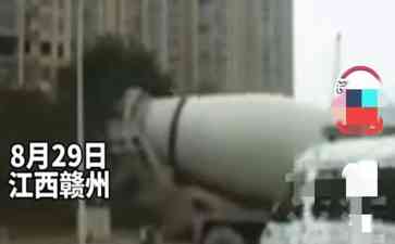 "赣州黄金机场发生惊险车祸,救护车撞车现场惨烈"
