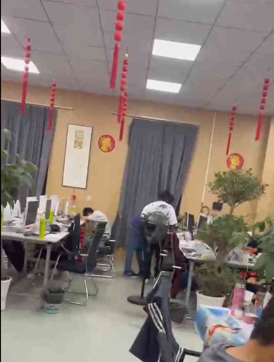逃出妙瓦底!95后小伙九死一生逃离电诈园区