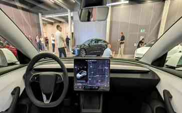 特斯拉Model 3焕新版正式上市,外观升级内饰升级!