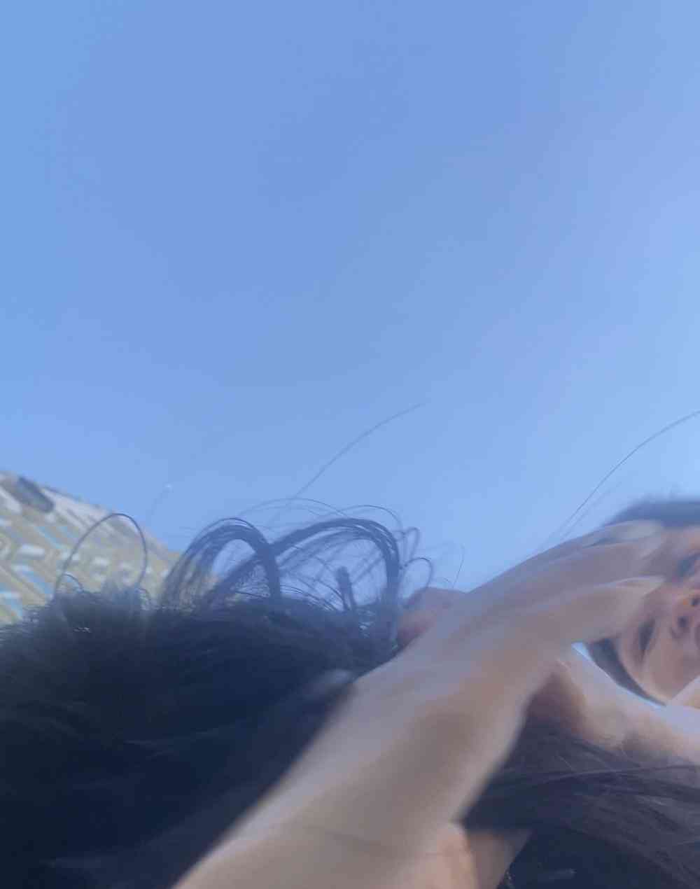 合肥女子喂猫引发小区纠纷,遭大妈殴打手指甲出血