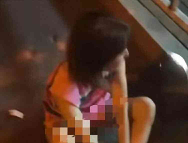 公务员陪酒丑闻曝光 丈夫连发12条视频怒斥妻子的不轨行为