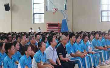  明星科学家送礼物，点燃学子科学梦 