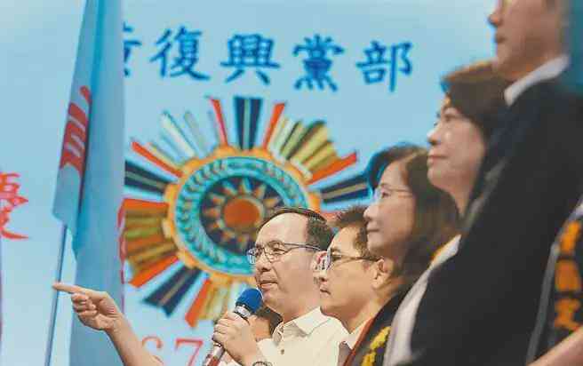 民众党崭露锋芒:柯文哲吸引泛蓝人马,摇摆势力暂时倒戈?