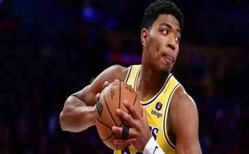NBA湖人队有意追求哈利伯顿,送出3换1交易方案