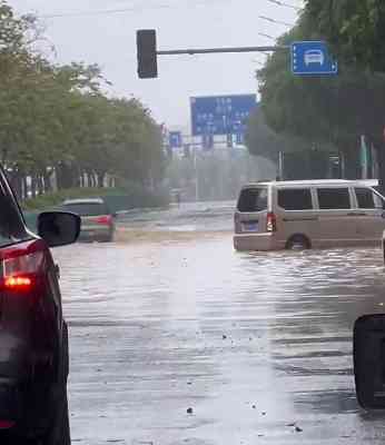  福州暴雨过后的故事：共度困境，互助自救 