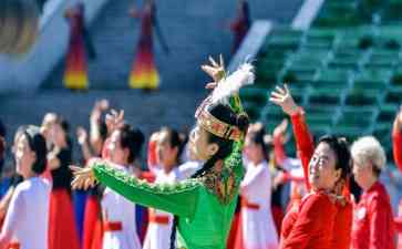 新疆:水果甜入心扉,交通畅意如神,小吃让人回味无穷