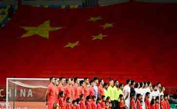 国足又惨败!球迷怒喊退钱声响彻全场