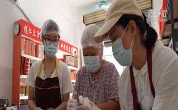 月饼制作进入高峰期 桥头镇传承手工技艺引人关注