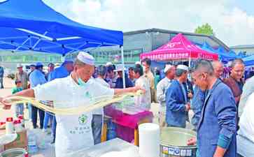 乡村振兴,巴燕镇举办盛大农民丰收节