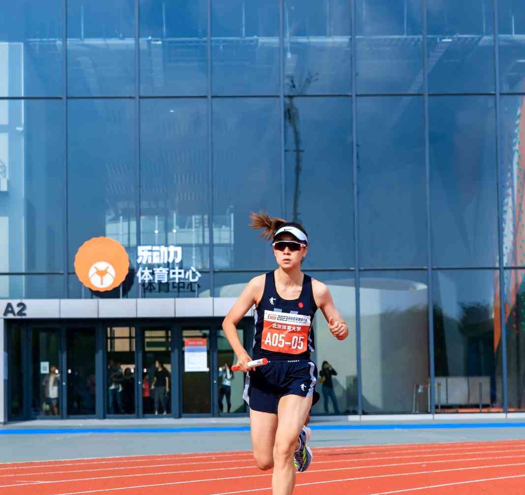 北京站高校百英里接力赛惊险开赛,北体跑协勇夺冠军!