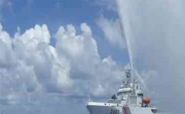  菲律宾海军炮艇再次挑衅中国，黄岩岛问题悬而未决