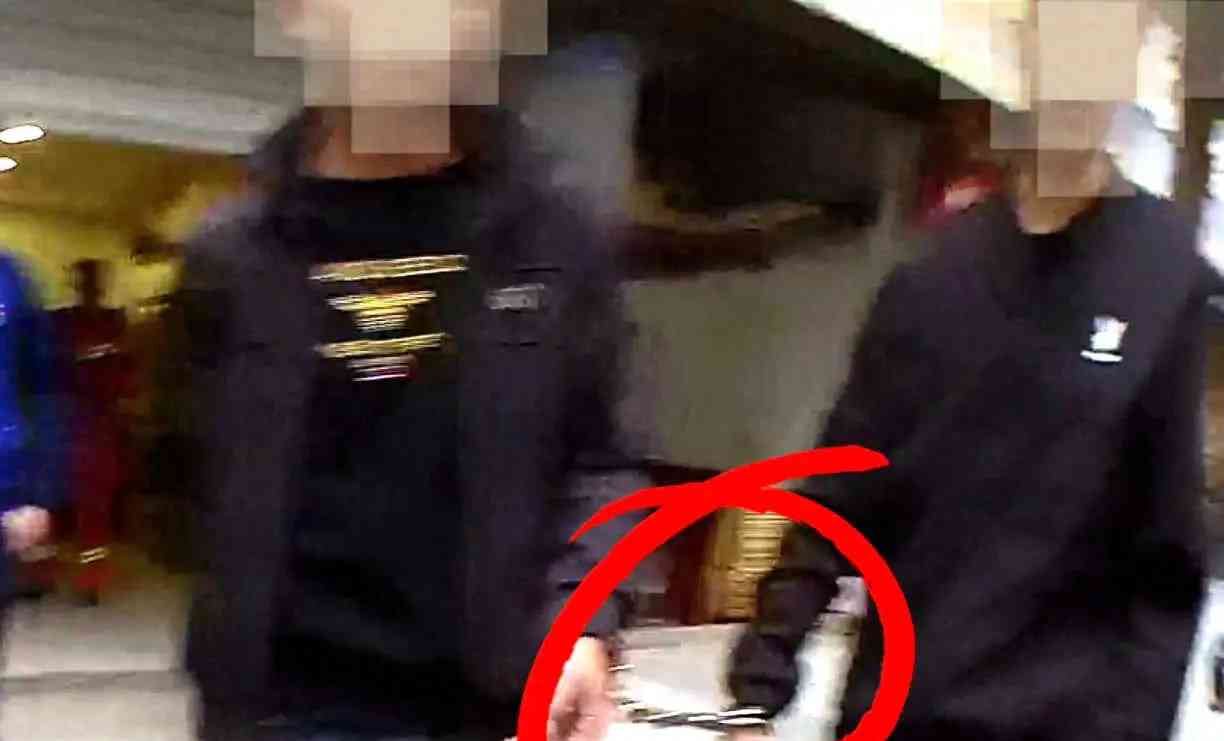 重大突发!两男子被手铐铐在一起,消防求助揭开真相