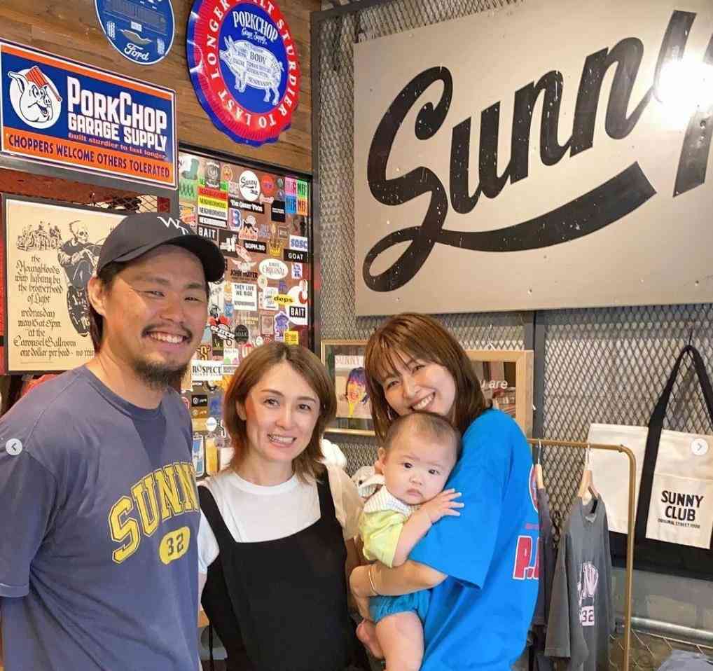 日本女排女神木村纱织晒全家福,身材依旧保持完美!