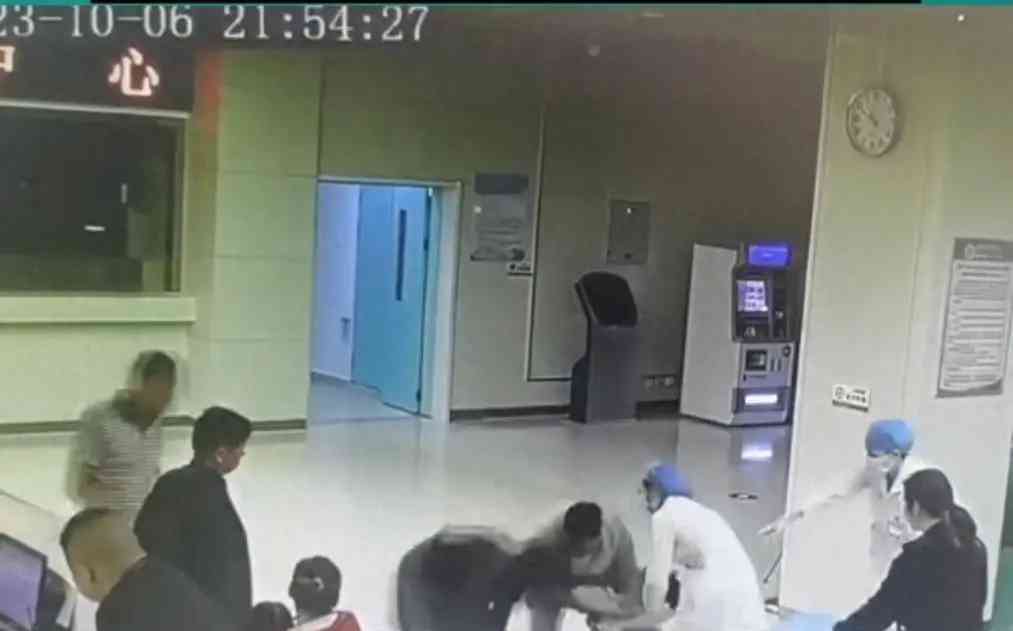 心脏猝死患者奇迹生还!安医大一附院医护团队奋力营救