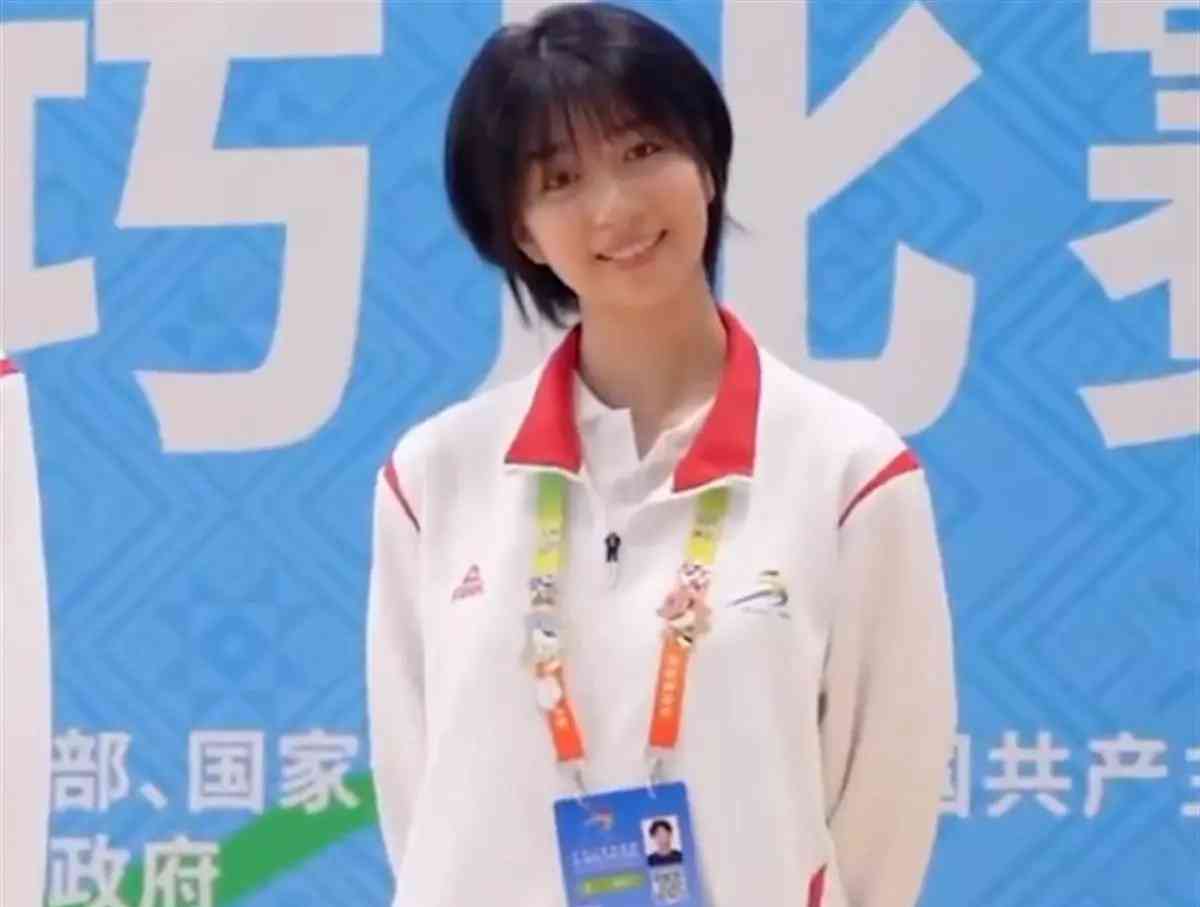  美丽教练夺得四块金牌，又美又飒夺人眼球！