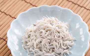 轻松制作美味小银鱼佳肴:让你成为厨艺达人!
