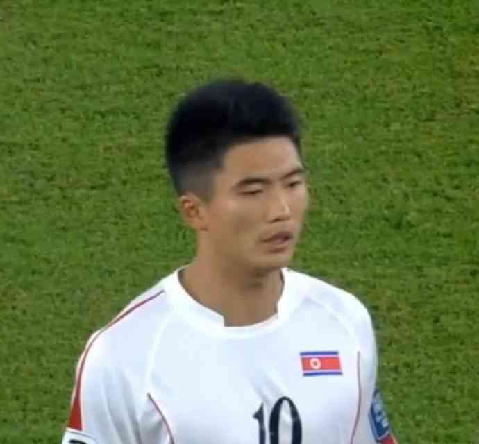 朝鲜球星韩光成重返赛场,冲击2026年世界杯!