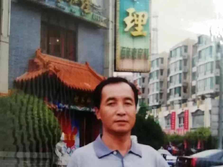 辽宁大爷勇救落水女司机 无惧寒冷冰水