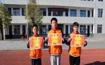 少年们勇敢救人,84岁老人脱离险境