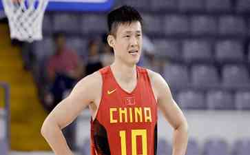 中国男篮名宿周鹏退役,伤病无情岁月难逃