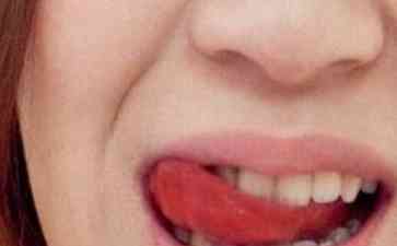 "舌头颜色发红,可能心血管出现问题,教你如何判断"