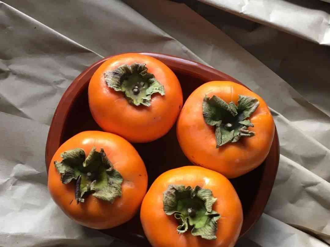 冬日路边绿化带水果,能吃吗?你一定要看清这几点