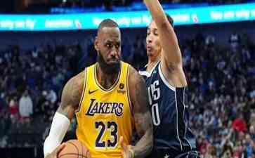 NBA詹姆斯破纪录!湖人客场不敌独行侠,埃克萨姆独得26分