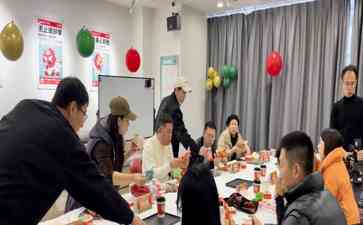 塔斯汀X二手玫瑰限定新品上市刺激味蕾与音乐狂欢