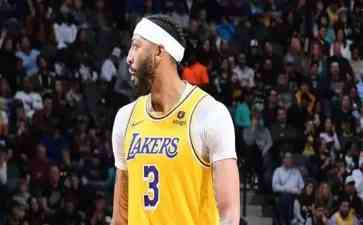 NBA重磅对决!马刺以巨大优势击败湖人!