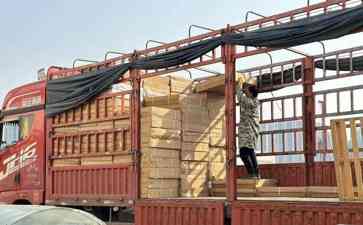 中国红十字会陕西备灾救灾中心紧急调拨15.46万元救灾物资支援甘肃积石山县抗震救灾