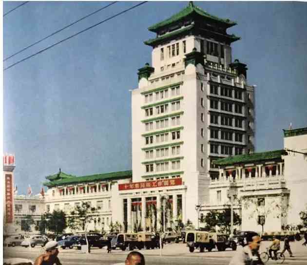 清华女生荣登非洲草原,父亲彻底失宠使出震天招
