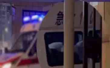桂B小车堵救护车!送医被延误黄金抢救时间已过去