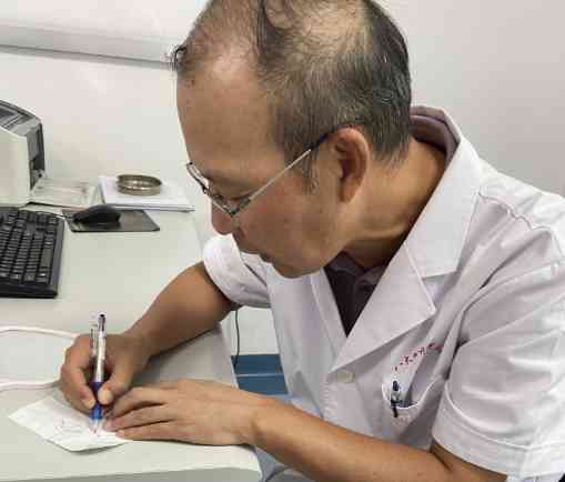 行家解读开眼角手术:真实效果有限,不宜滥用
